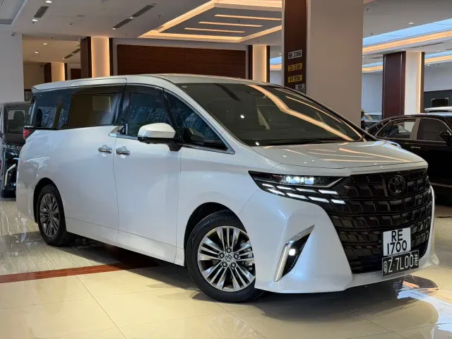 Toyota Alphard — Фото автомобиля 2