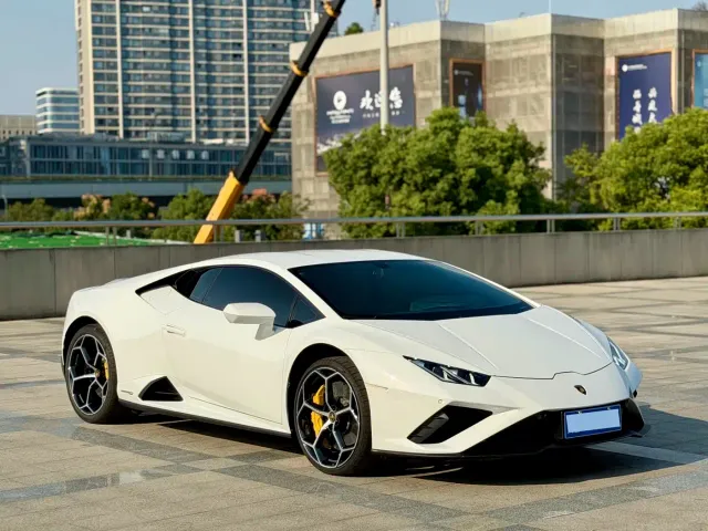 Lamborghini Huracan — Фото автомобиля 3