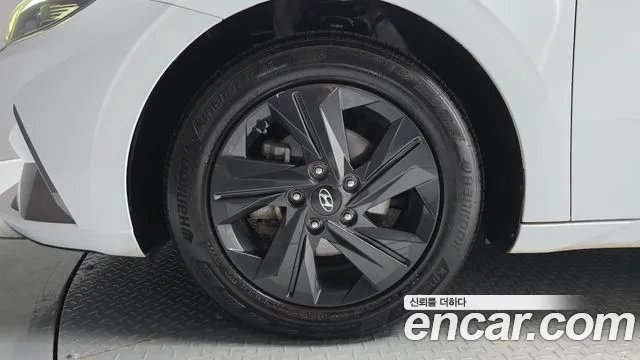 Hyundai Avante — Фото автомобиля 5