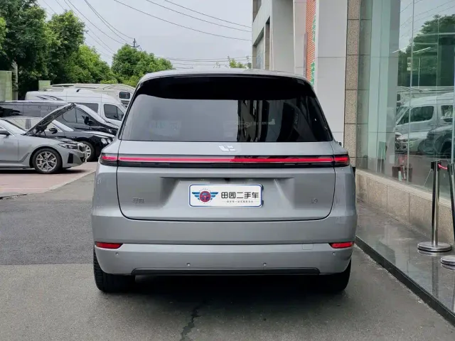 Li Auto L9 — Фото автомобиля 5