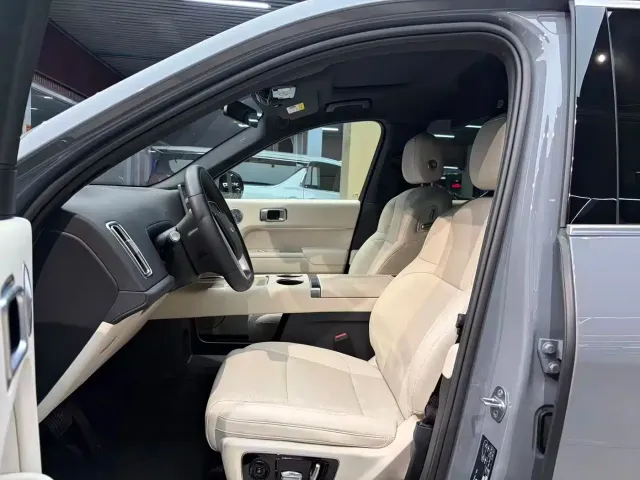 Li Auto L8 — Фото автомобиля 8