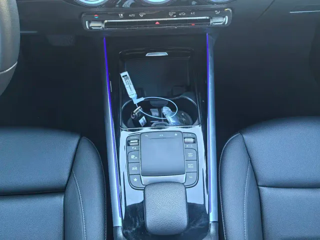 Mercedes-Benz GLA-Class — Фото автомобиля 24