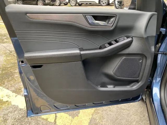 Ford Escape — Фото автомобиля 8