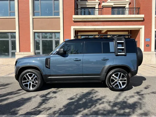 Land Rover Defender — Фото автомобиля 13