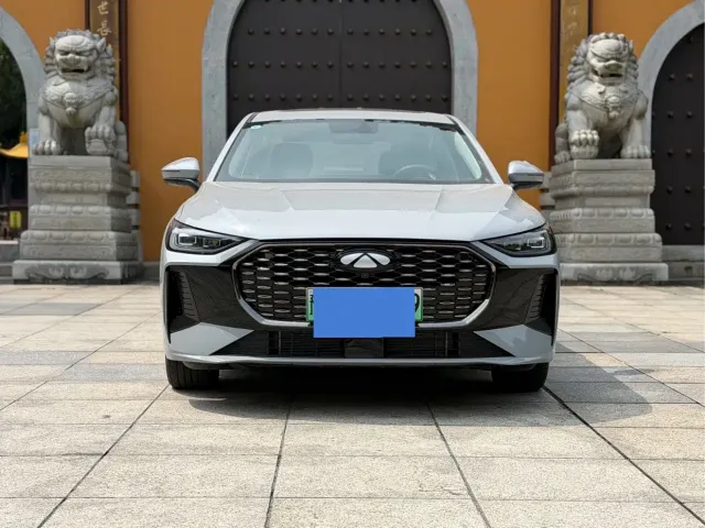Chery Fengyun Fengyun A8L 2025 1.5TGDI 145km Comfort — Фото автомобиля 2
