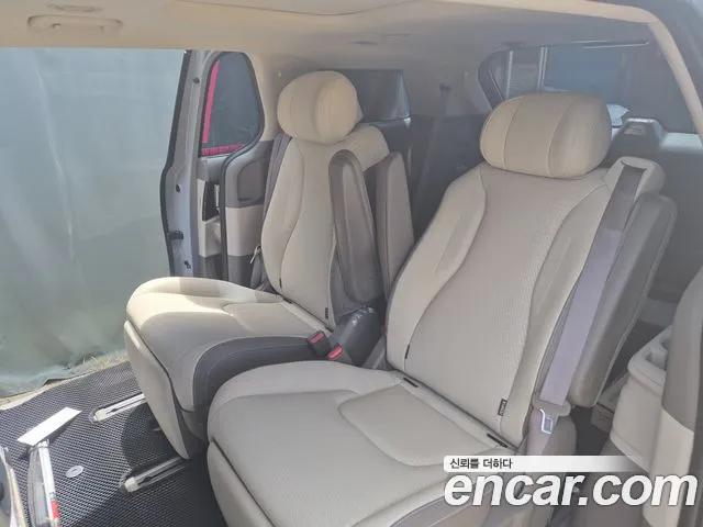 Kia Canival — Фото автомобиля 12