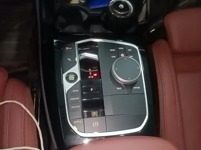 BMW iX3 — Фото автомобиля 13