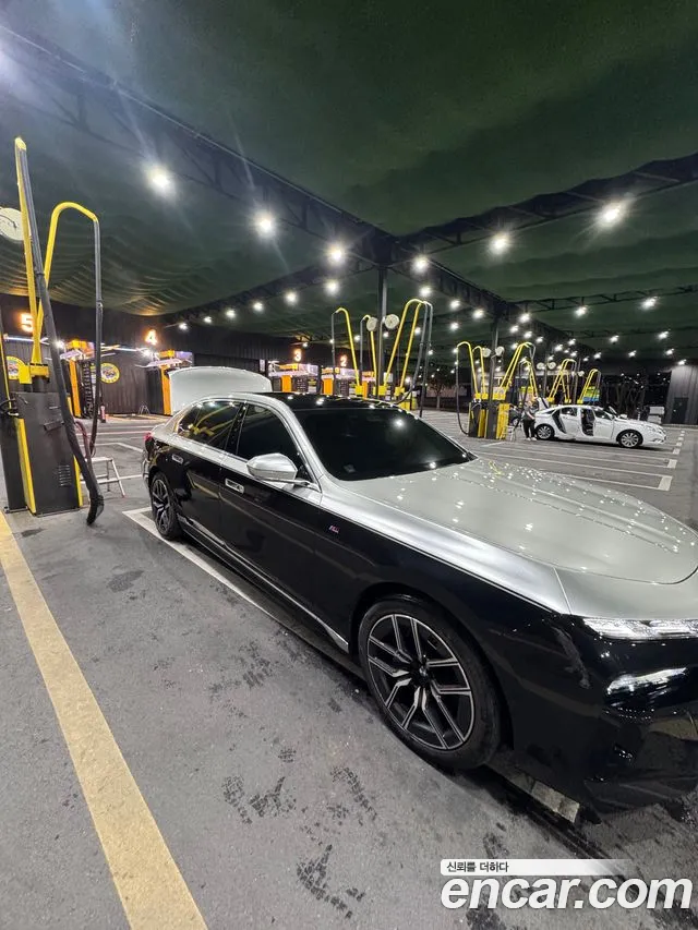 BMW 7 Series G70 — Фото автомобиля 2