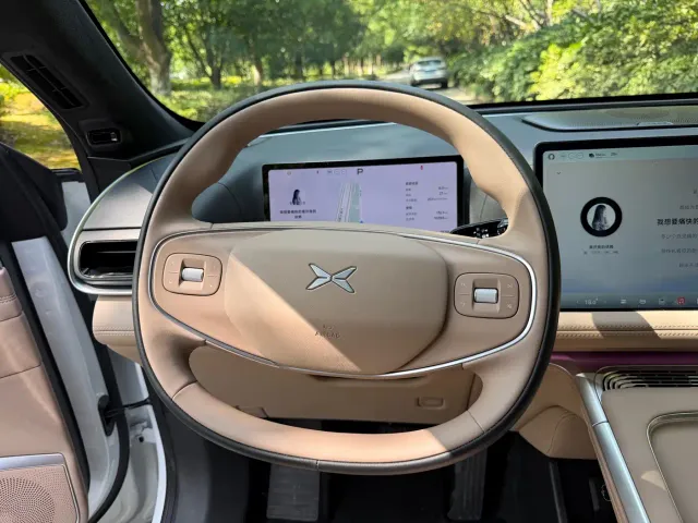 Xpeng G9 — Фото автомобиля 6