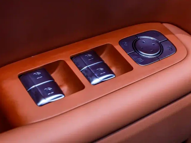Li Auto L7 — Фото автомобиля 28