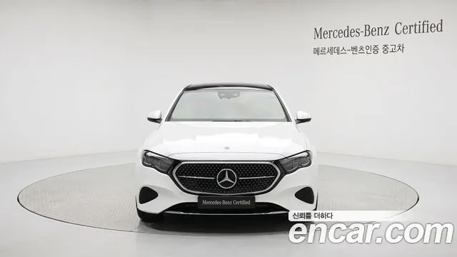 Mercedes-Benz E-Class — Фото автомобиля 3