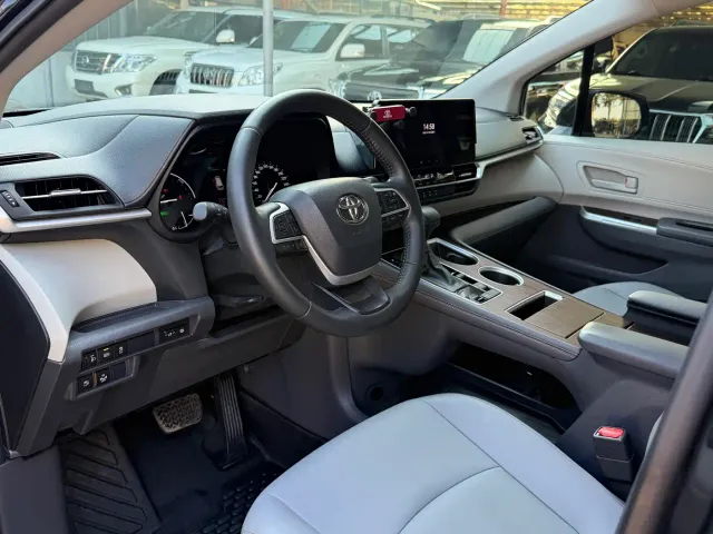 Toyota Granvia — Фото автомобиля 9