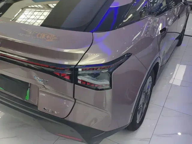 Toyota bZ3 — Фото автомобиля 7