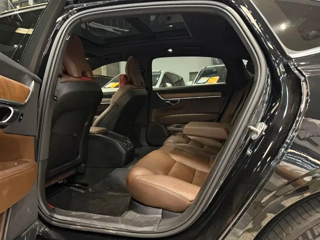 Volvo S90 — Фото автомобиля 4