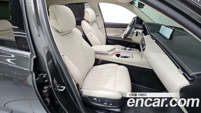 Genesis GV70 — Фото автомобиля 16