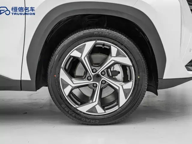 Geely Boyue L — Фото автомобиля 11