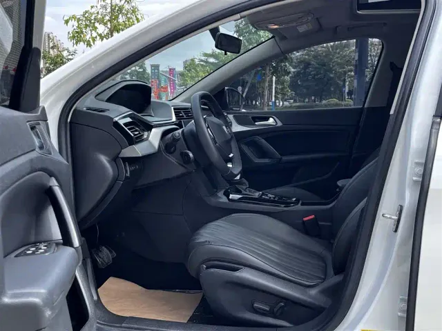 Peugeot 408 — Фото автомобиля 10