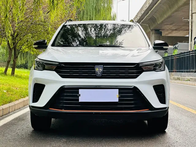 Roewe RX3 — Фото автомобиля 2
