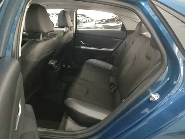 Hyundai Elantra — Фото автомобиля 16