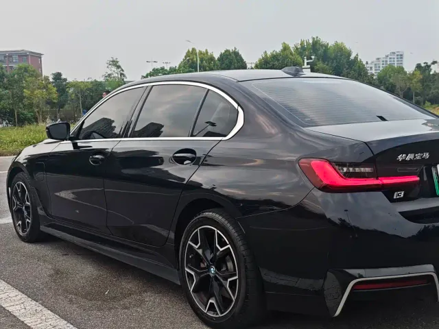 BMW i3 — Фото автомобиля 2
