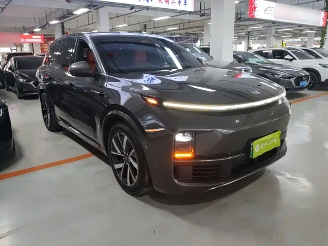 Li Auto L8 — Фото автомобиля 3