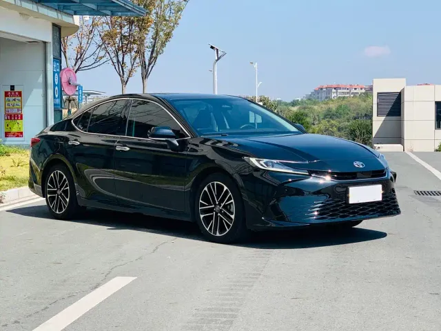 Toyota Camry — Фото автомобиля 3