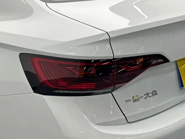 Volkswagen Sagitar — Фото автомобиля 10