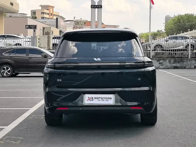 Li Auto L8 — Фото автомобиля 5