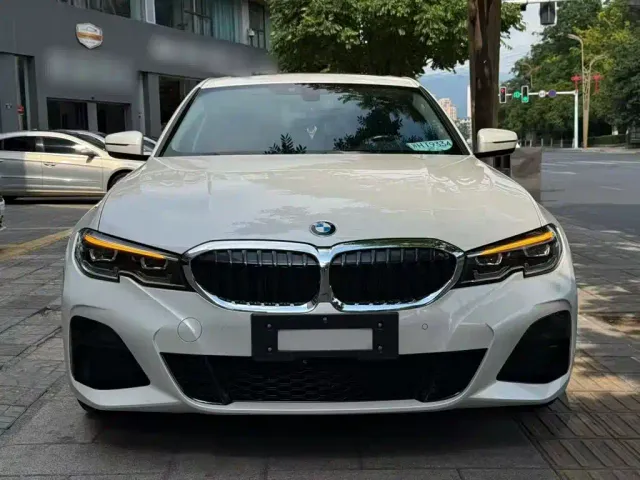 BMW 3 Series — Фото автомобиля 2