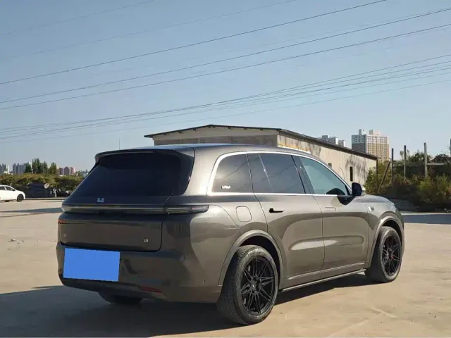 Li Auto L8 — Фото автомобиля 7