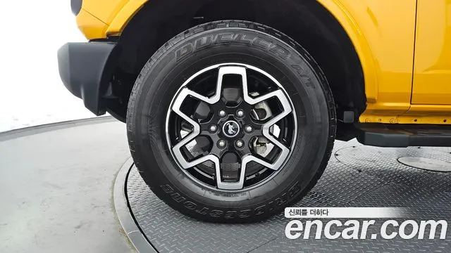 Ford Bronco — Фото автомобиля 5