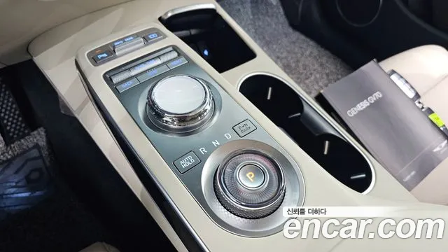 Genesis GV70 2.5T Бензин 2WD — Фото автомобиля 9
