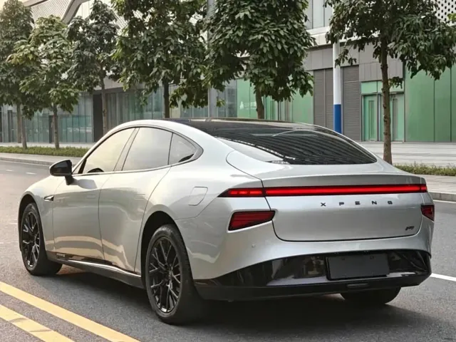 Xpeng P7 — Фото автомобиля 4