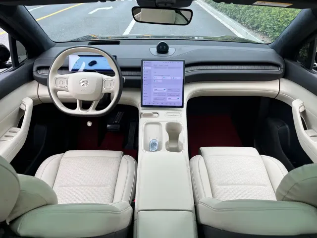 Nio ES6 — Фото автомобиля 14
