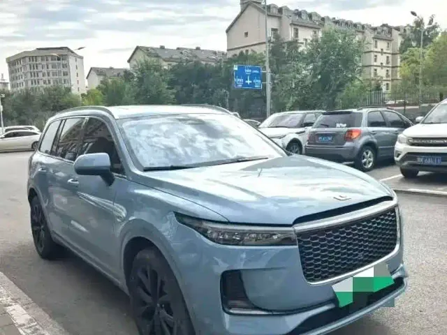Li Auto ONE — Фото автомобиля 2