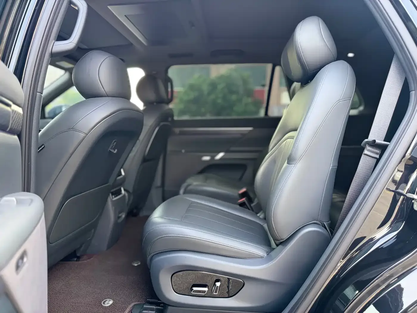 Dongfeng Yipai eπ008 2026 6-seater BEV Family Joy Edition — Фото автомобиля 15