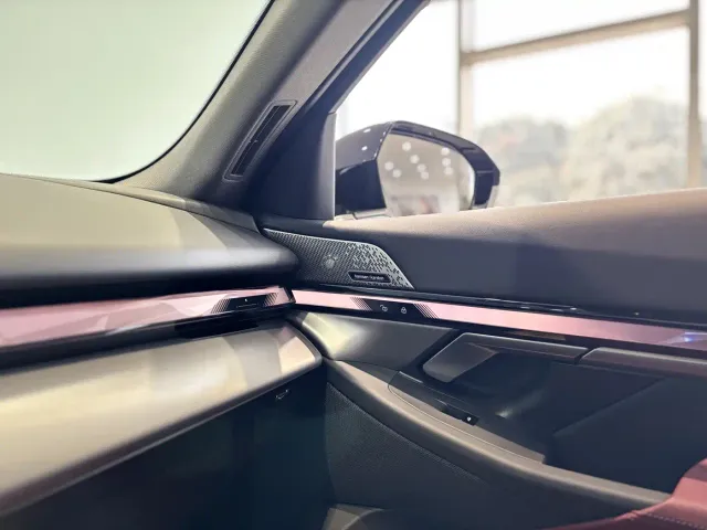 BMW 5 Series — Фото автомобиля 11