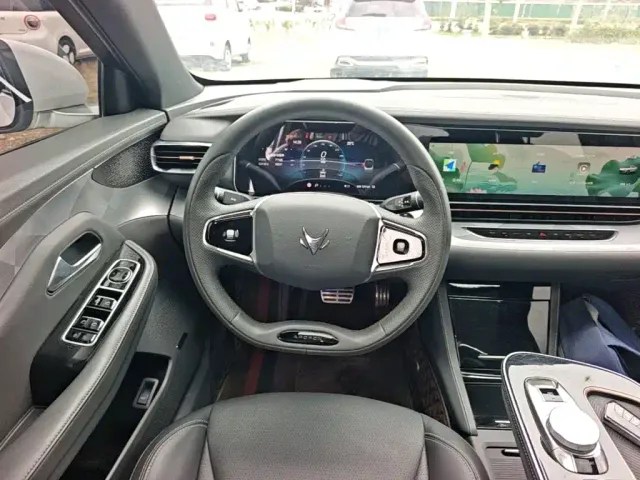 Arcfox Alpha S — Фото автомобиля 10