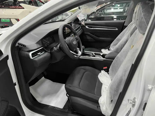 Geely Emgrand — Фото автомобиля 7