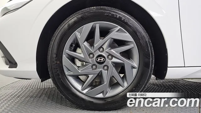 Hyundai Avante CN7 — Фото автомобиля 5
