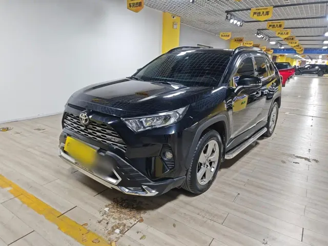 Фотография автомобиля — Toyota RAV4