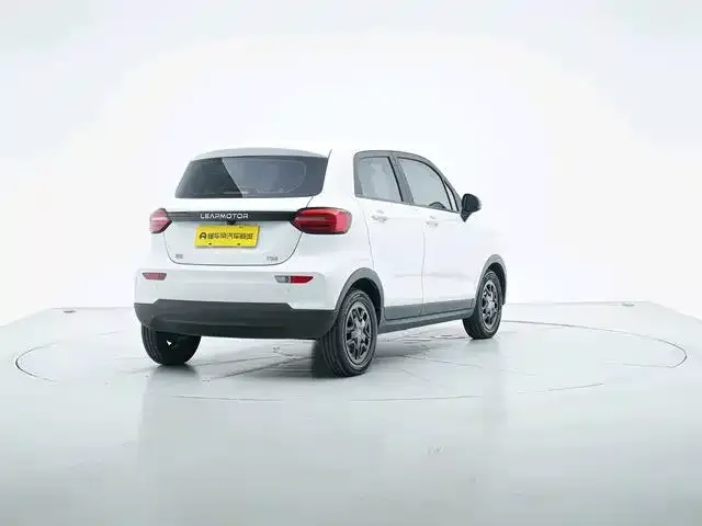 Leapmotor T03 — Фото автомобиля 3