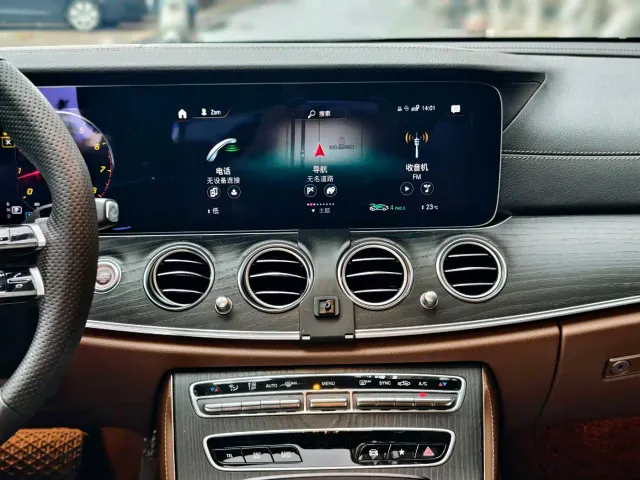 Mercedes-Benz E-Class — Фото автомобиля 16