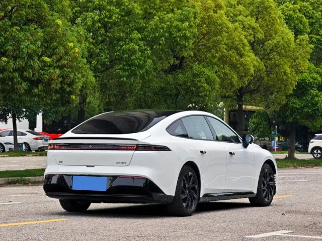 Dongfeng eπ 007 — Фото автомобиля 7