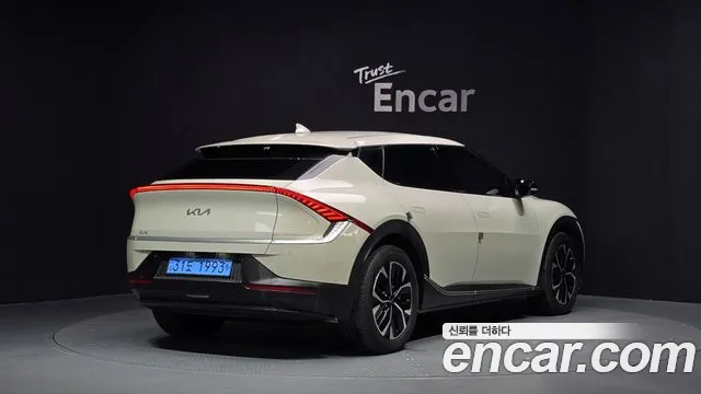 Kia EV6 — Фото автомобиля 2