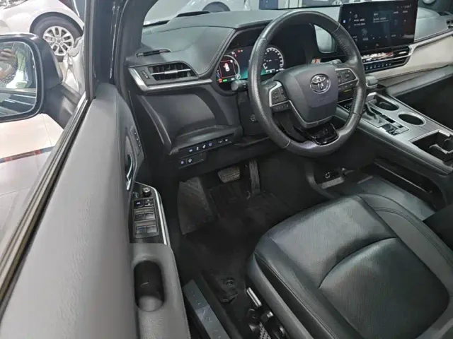 Toyota Granvia — Фото автомобиля 15