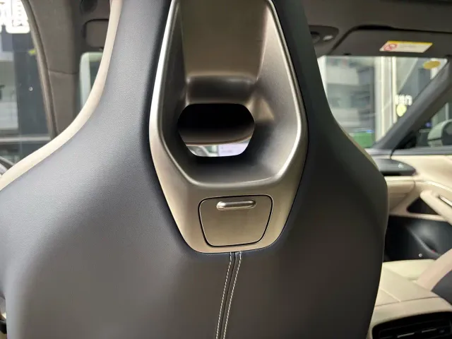 Xiaomi SU7 — Фото автомобиля 30