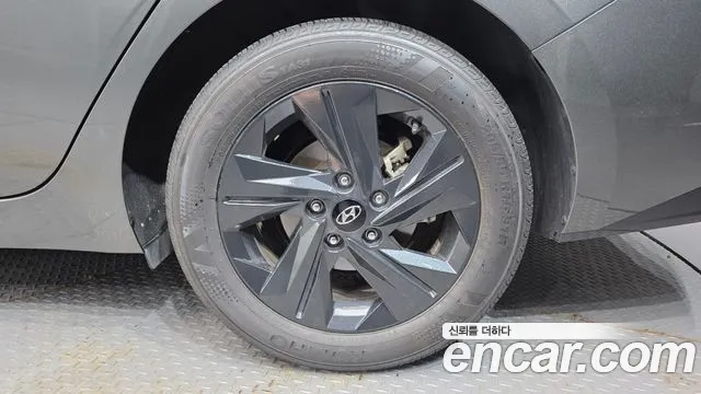 Hyundai AVANTE Avante (CN7) — Фото автомобиля 16