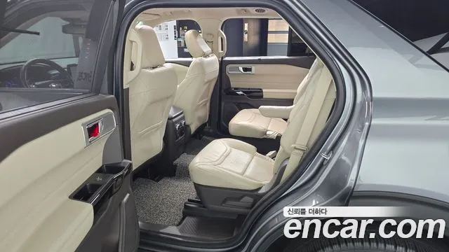 Ford Explorer Explorer 6 поколение 3.0 Platinum 4WD — Фото автомобиля 10