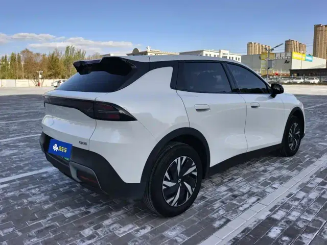 Changan Qiyuan Q05 — Фото автомобиля 3